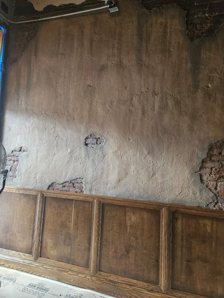 Trusted electrician providing emergency electrical service in , 