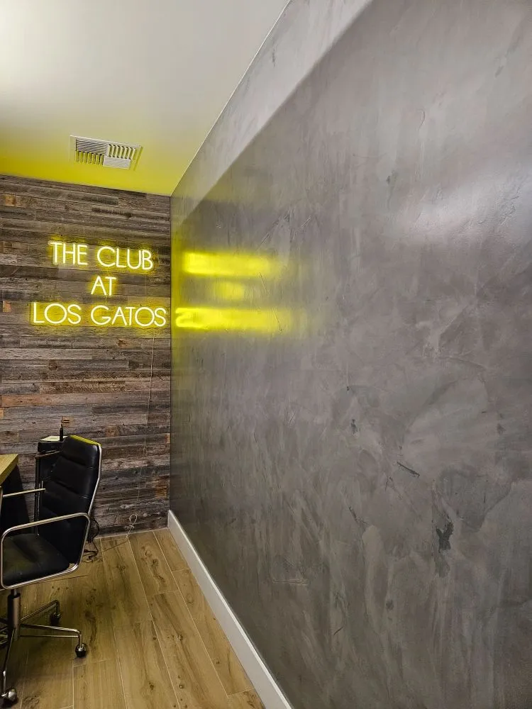 Slide of Elite Designs By Lili