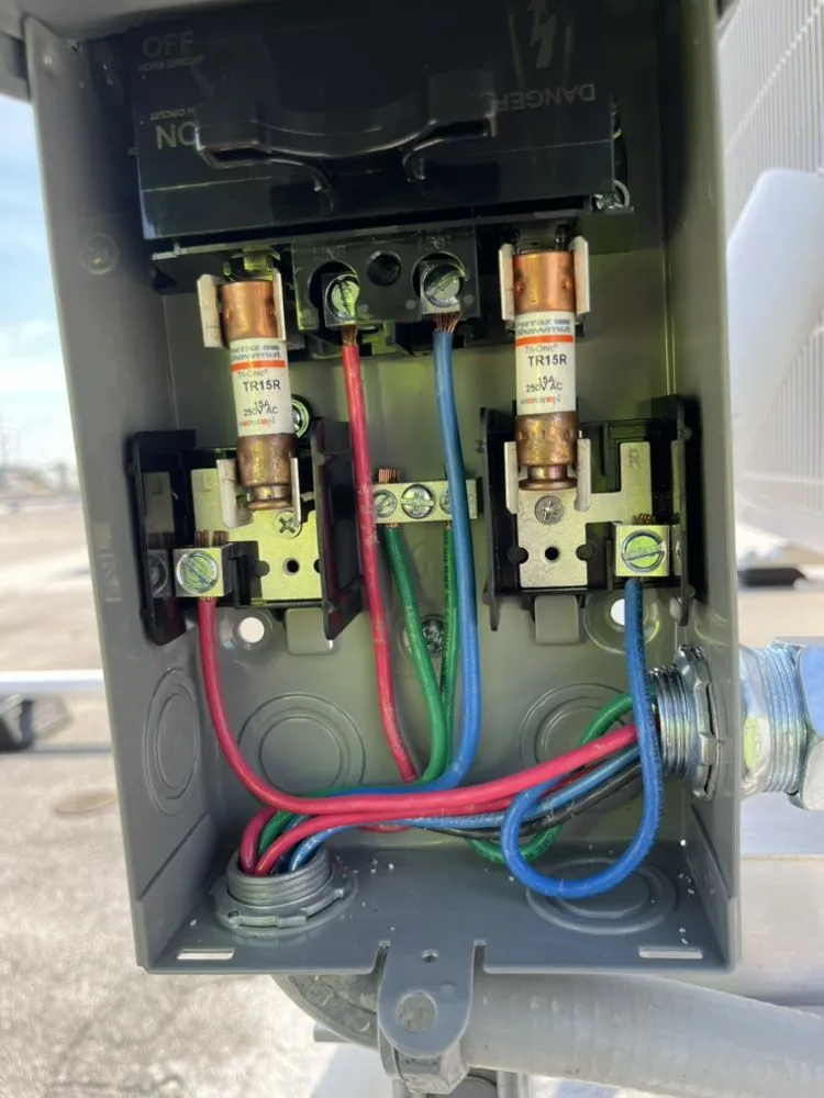 Professional electrician providing lighting installation in , 