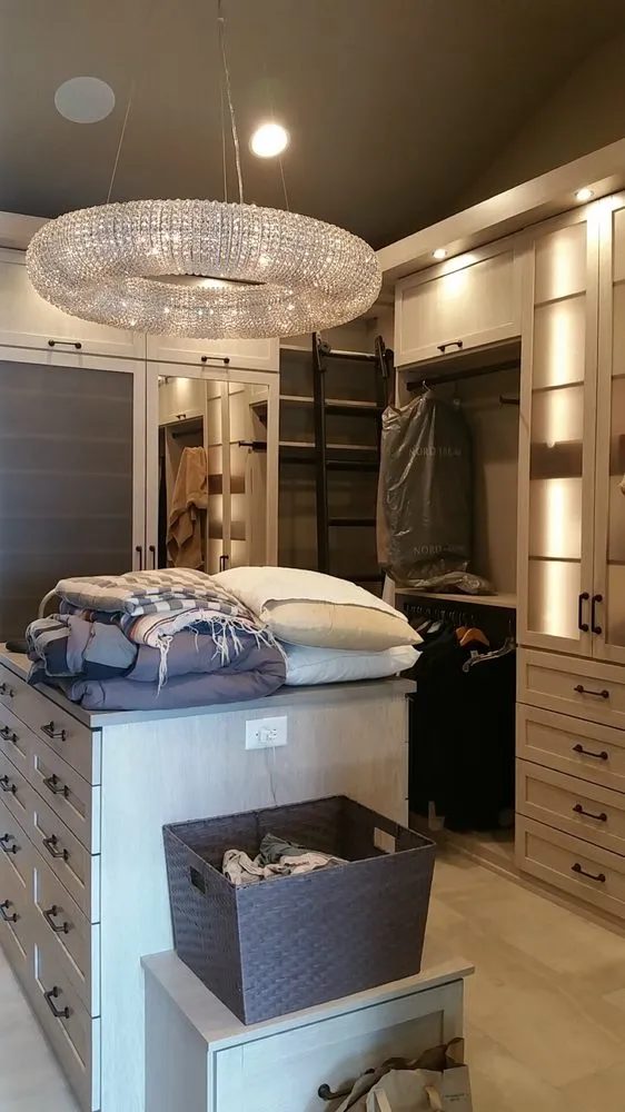 Slide of Elite Electric KC