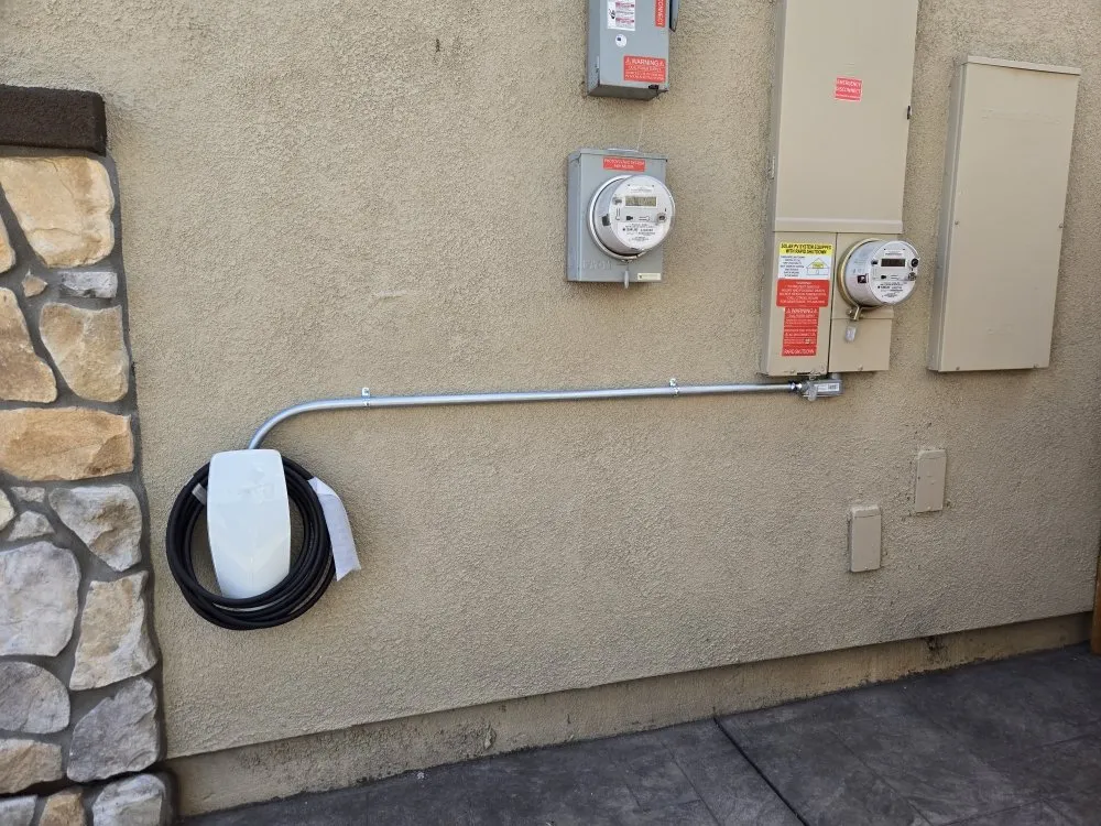 Certified electrical service for homes in lighting installation, by