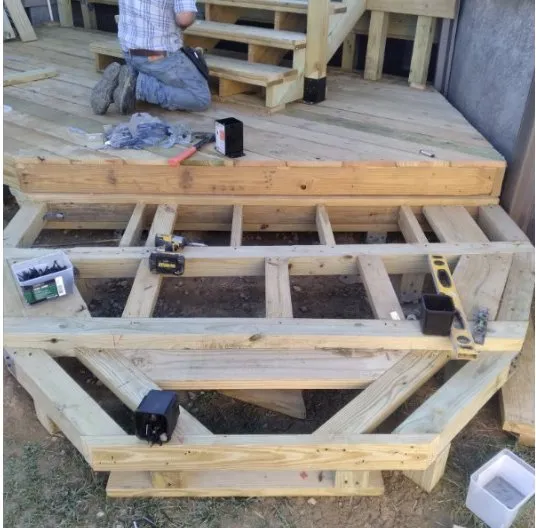 Emergency electrician providing wiring installation in ,