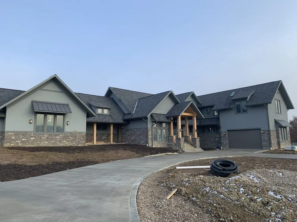 Slide of Elite Handyman