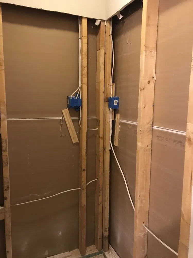 Slide of Elizondo Electric