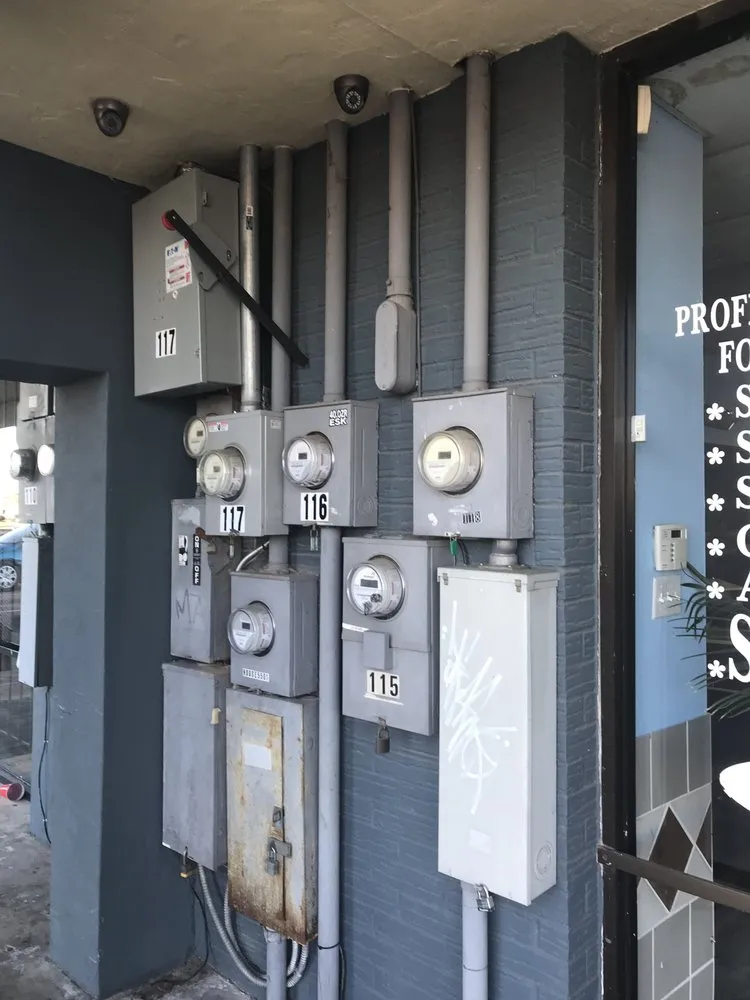 Slide of Elizondo Electric