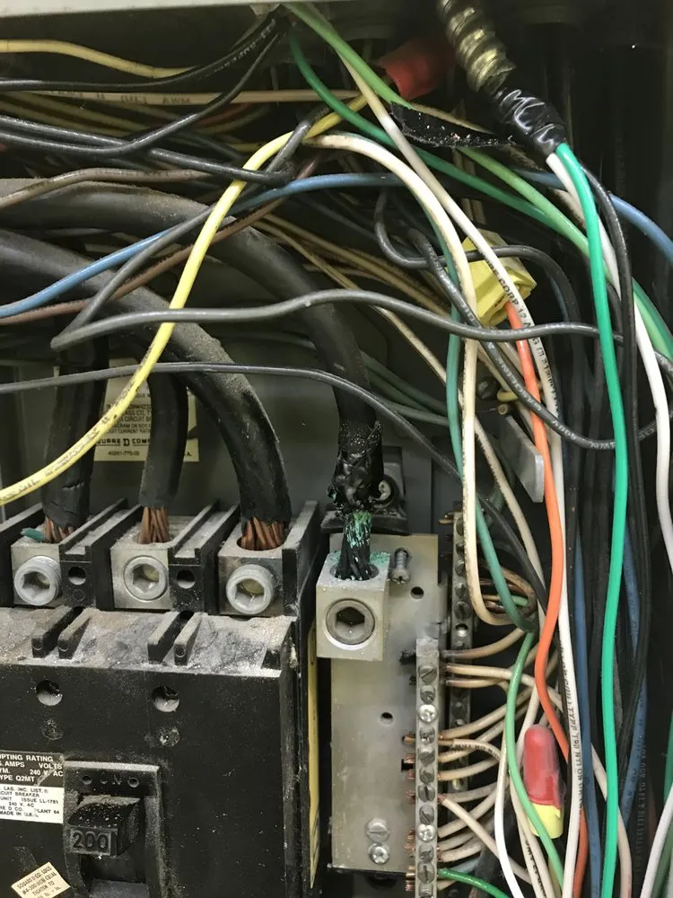 Emergency circuit breaker repair service in , - Elizondo Electric