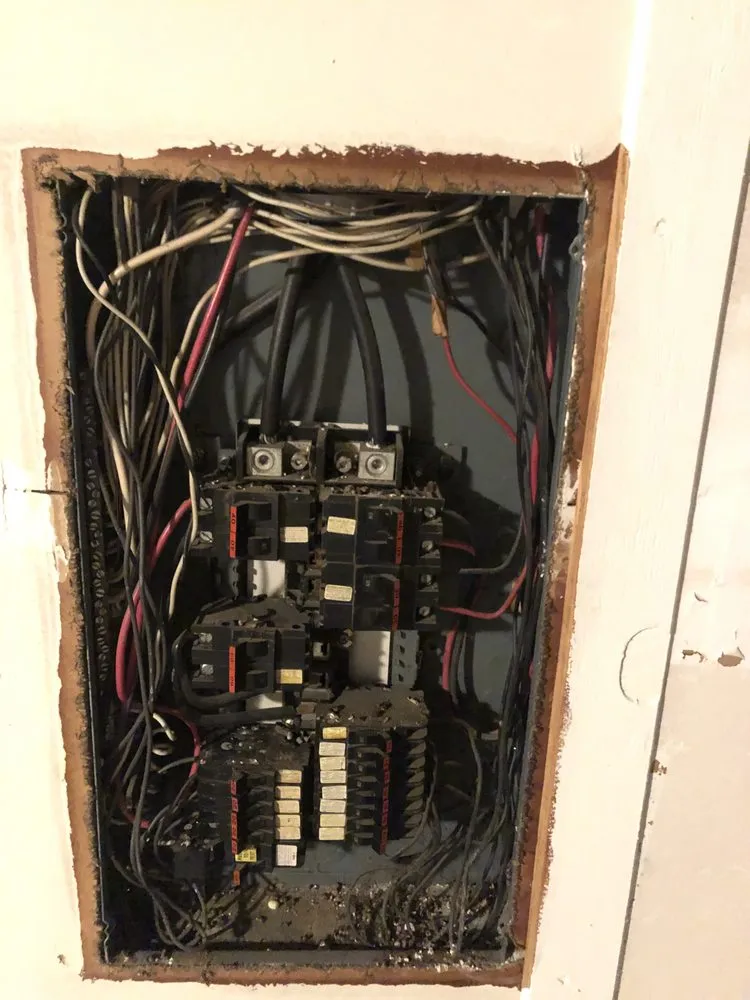 Slide of Elizondo Electric