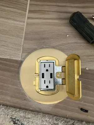 Elkins Electric Logo