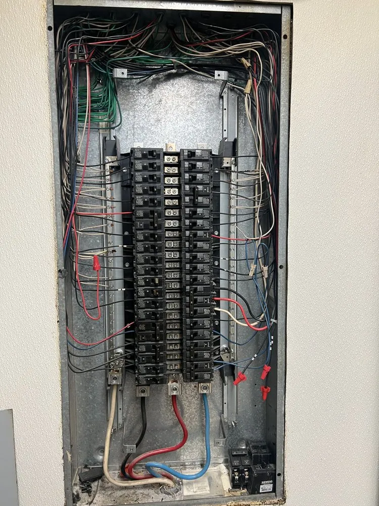 Slide of Elliott Electric & Technologies