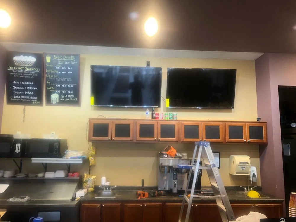 Licensed electrical service for homes in lighting installation,  by 