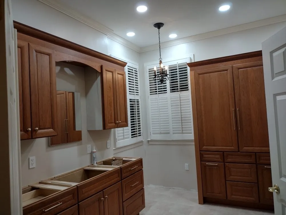 Licensed electrician providing wiring installation in Lothian, MD - ELMER Remodeling LLC