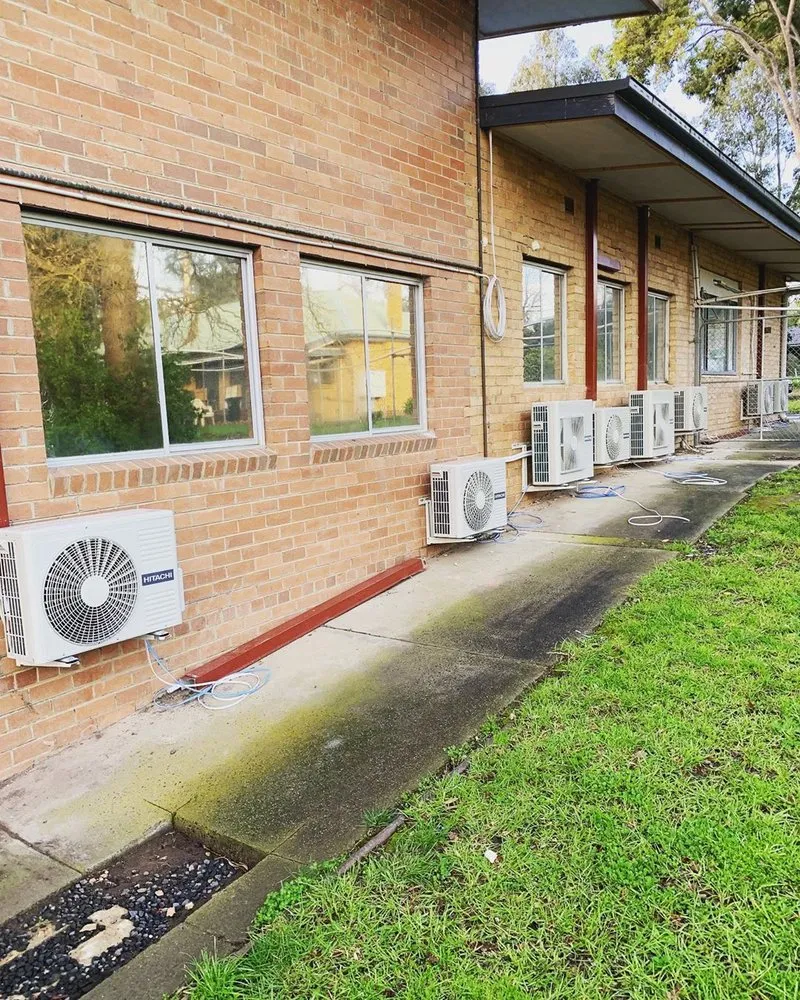 Slide of Elmhurst Electricians Co