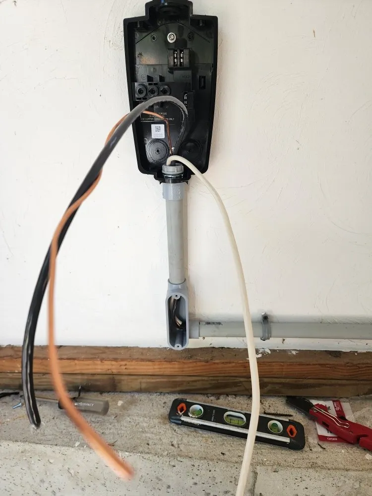 Slide of E.L.P Electrician Service