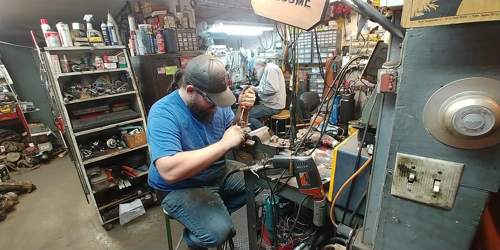 Slide of Elroy's Electric Service