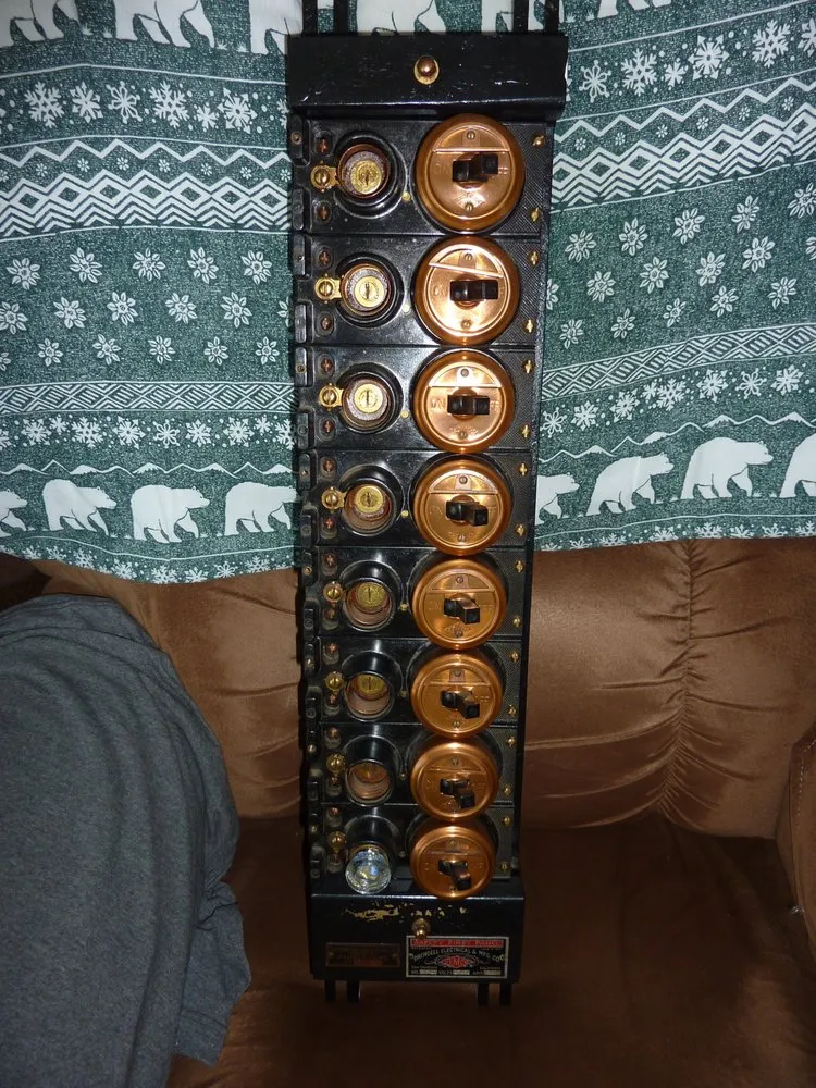 Slide of Els Electric