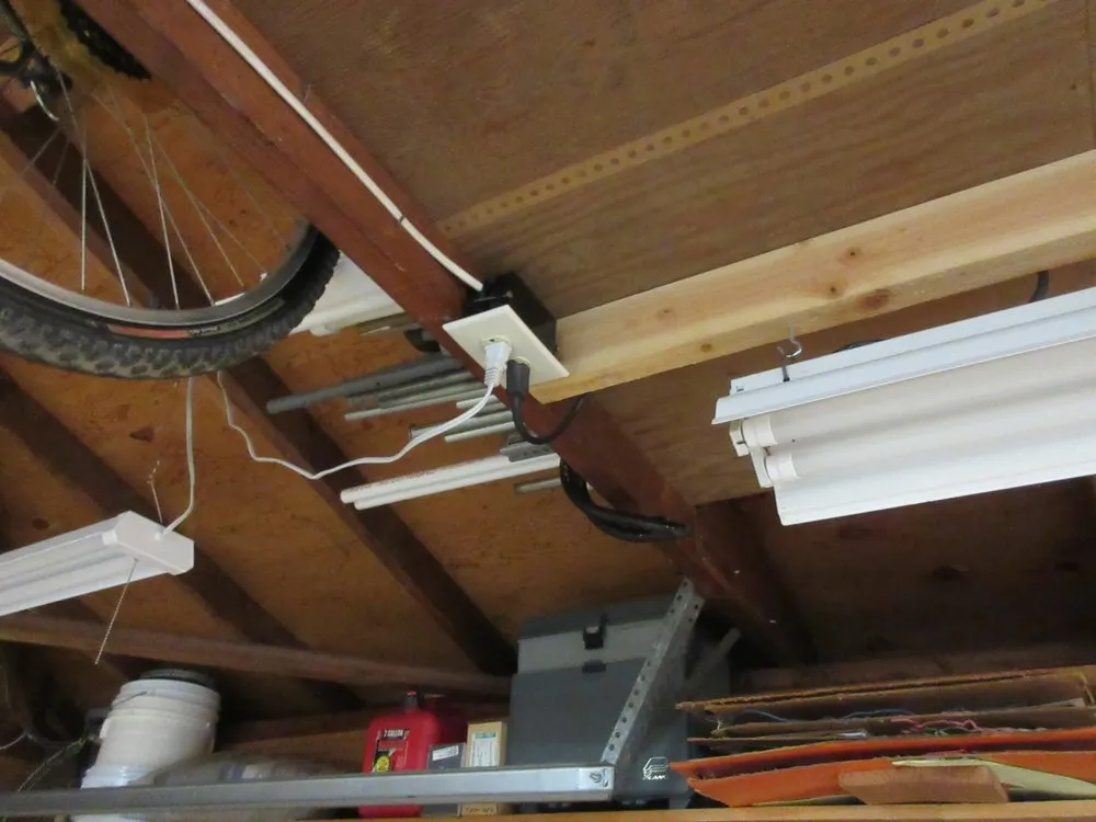 Slide of Els Electric