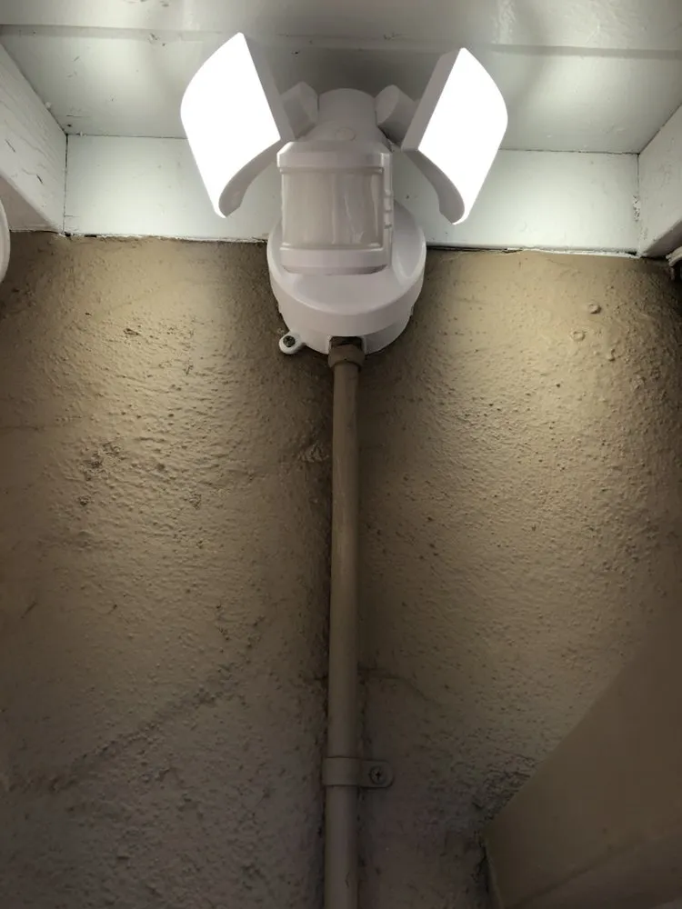 Slide of Els Electric