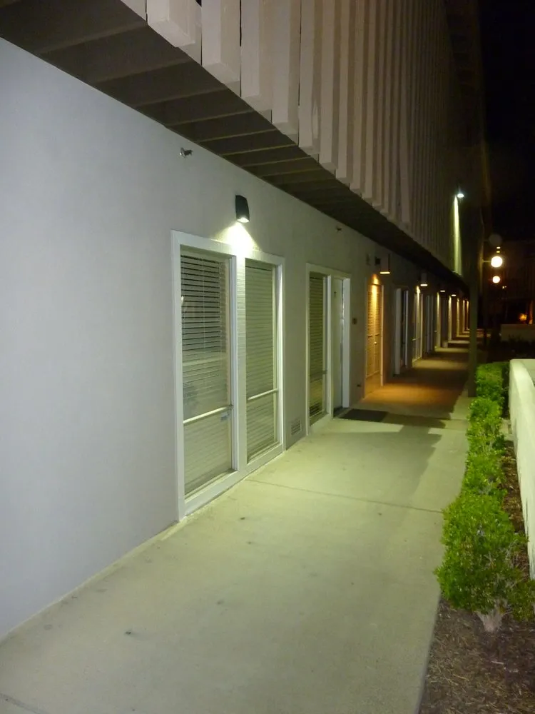 Slide of Els Electric