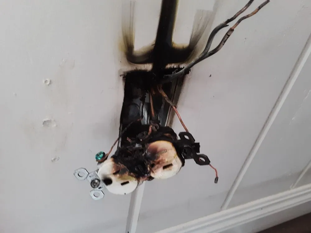 Licensed circuit breaker repair experts serving , - Elston Electric