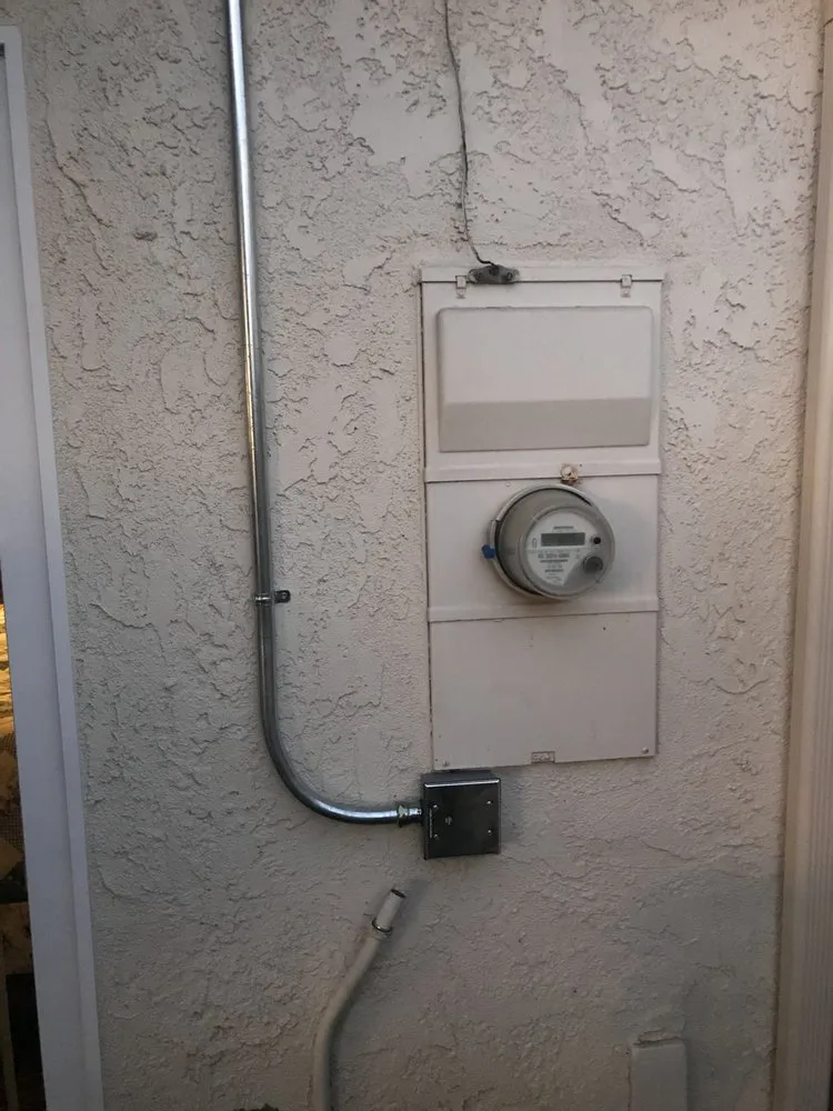 Professional outlet and switch repair in ,  by Elvis Electric