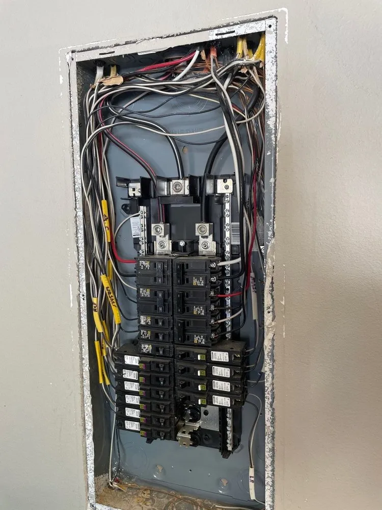Trusted electrician providing emergency electrical service in Mabelvale, AR - EM Electric