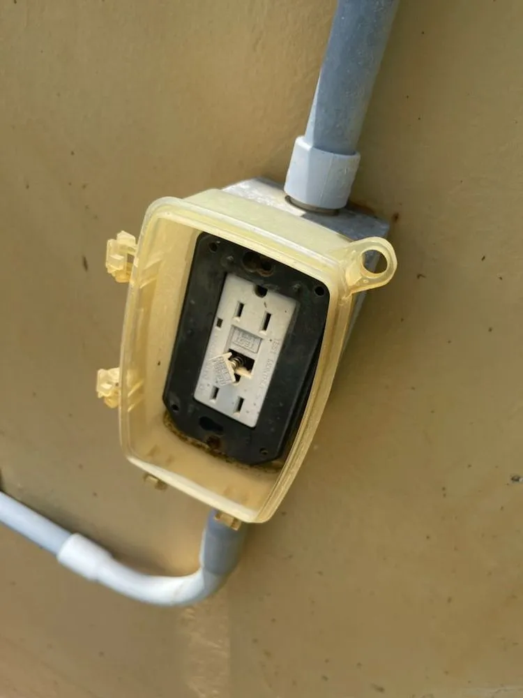 Slide of Emani Electric