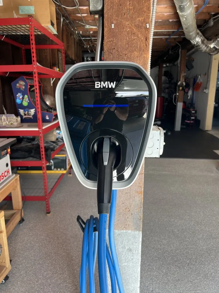 Slide of Emanuel Morales Electric