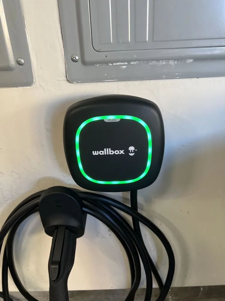 Slide of Emanuel Morales Electric