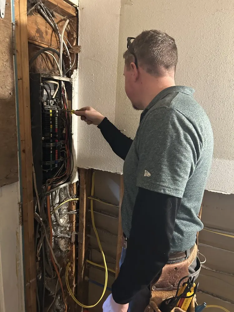 Slide of Emerald State Electric