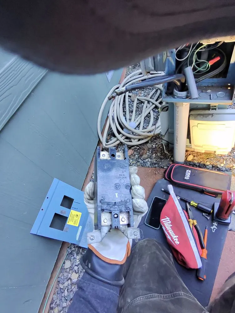 Slide of Emerald State Electric