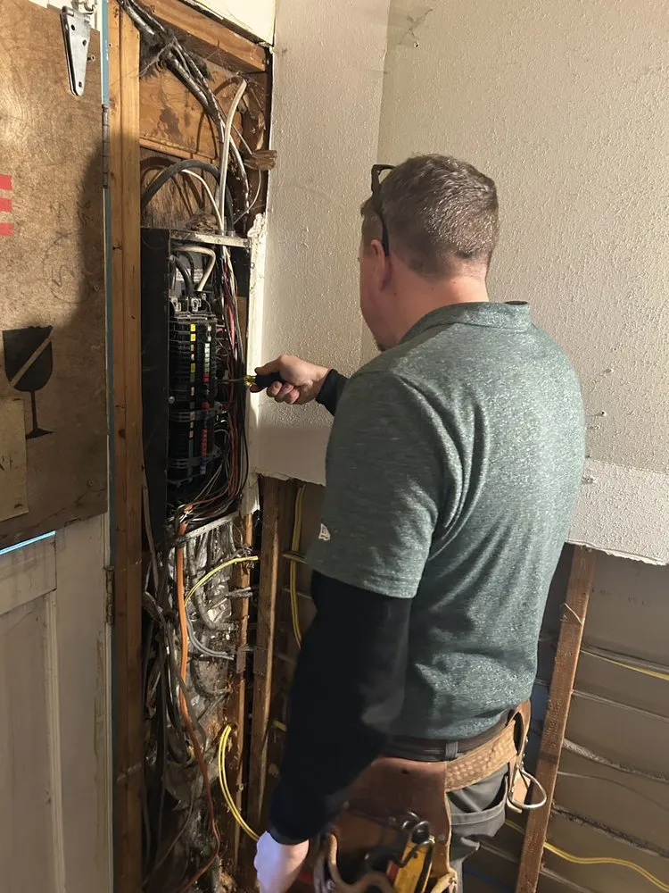 Slide of Emerald State Electric