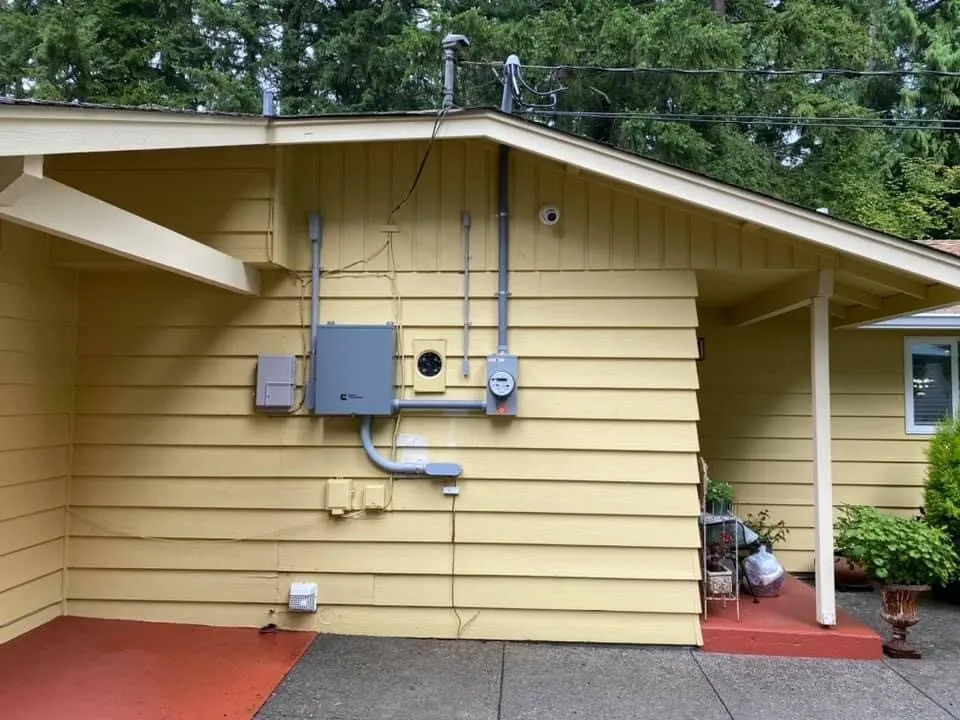 Slide of Emerald State Electric