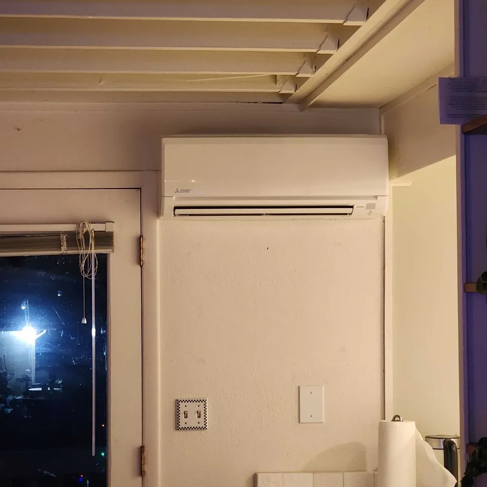 Expert electrician providing electrical repair in , 