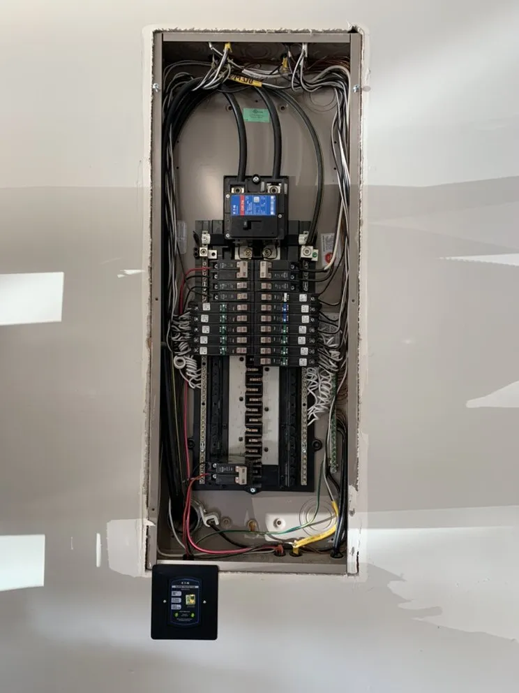 Slide of Emersyn Electrical Services