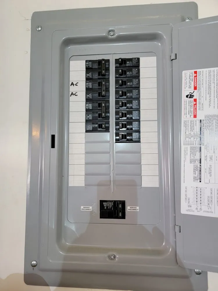 Affordable electrician providing electrical repair in , 