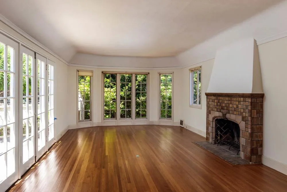 Slide of Eminent Electrical