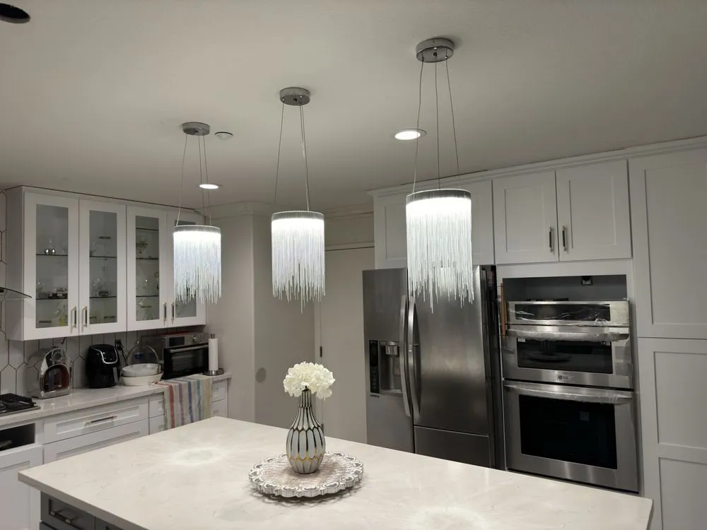 Certified electrician providing emergency electrical service in San Fernando Valley, CA - EMK Electrical Services