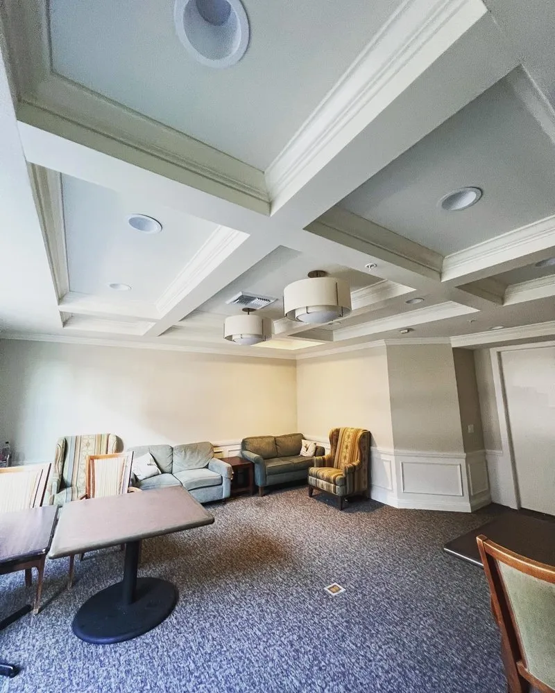 Expert electrician providing emergency electrical service in San Fernando Valley, CA - EMK Electrical Services