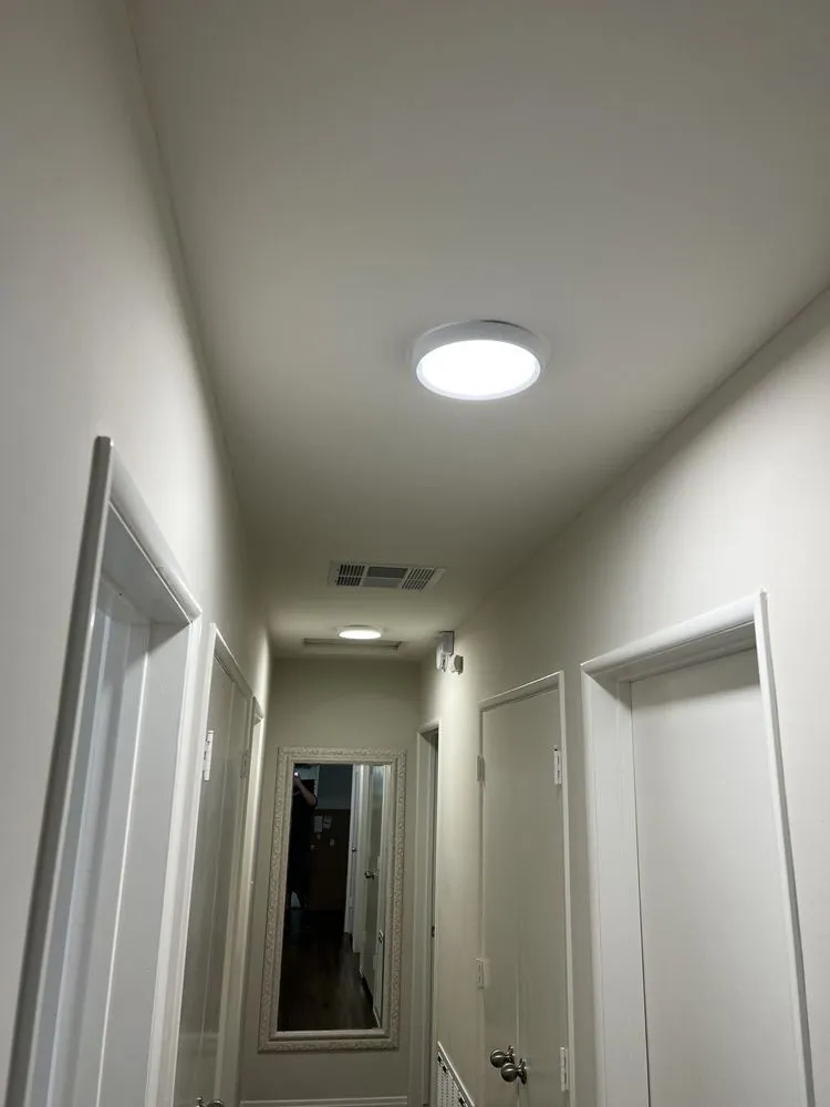 Expert electrician providing emergency electrical service in San Fernando Valley, CA - EMK Electrical Services