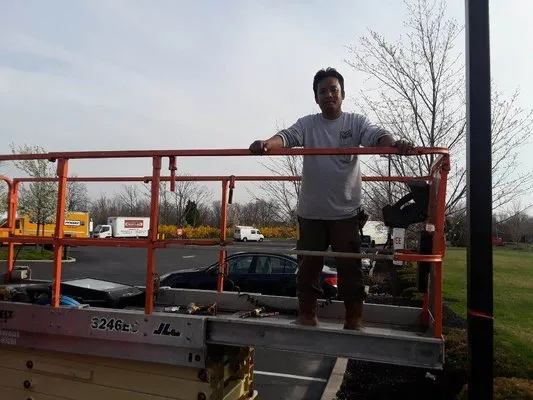 Emmanuelelectric1022 Logo