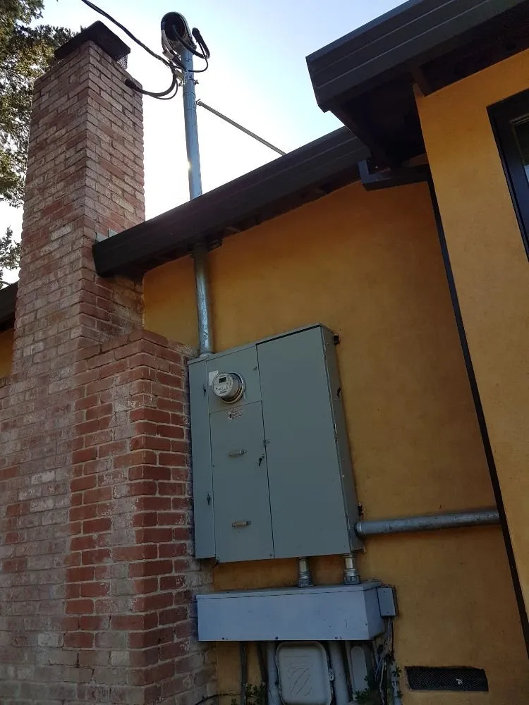 Emergency electrical service for homes in circuit breaker repair, by