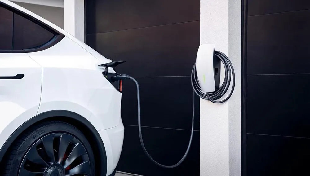 Reliable electrician providing circuit breaker repair in , 