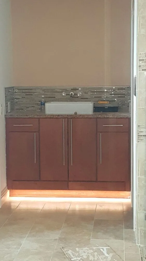 Trusted electrician providing emergency electrical service in ,