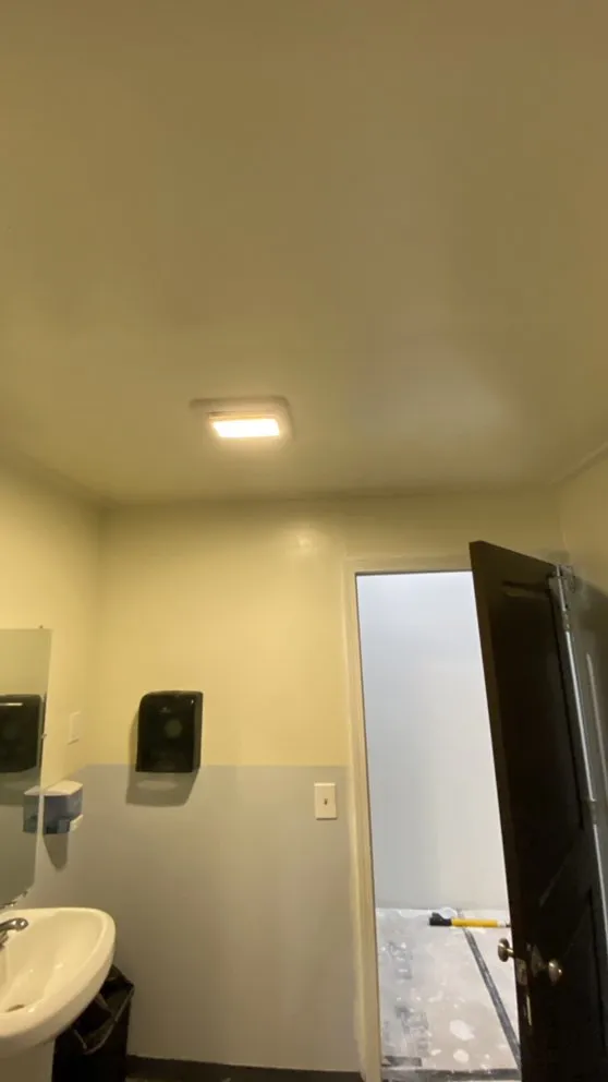 Expert electrician providing circuit breaker repair in Mililani, HI - Empire Electrical