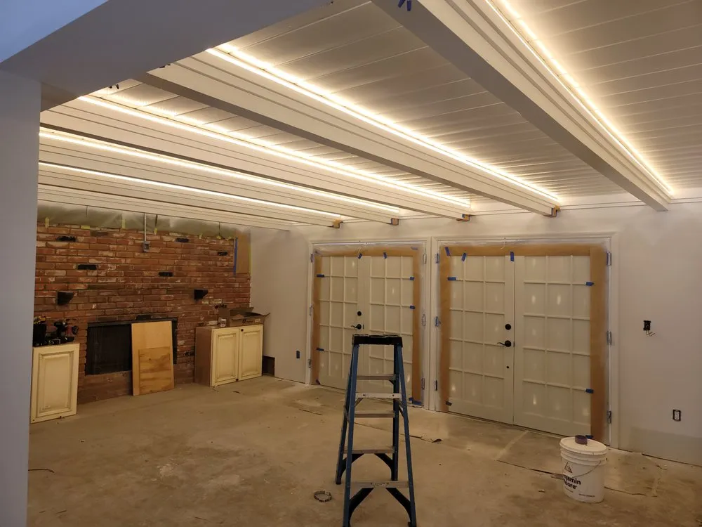 Licensed electrician providing outlet and switch repair in San Fernando Valley, CA - Empire Energy Solution