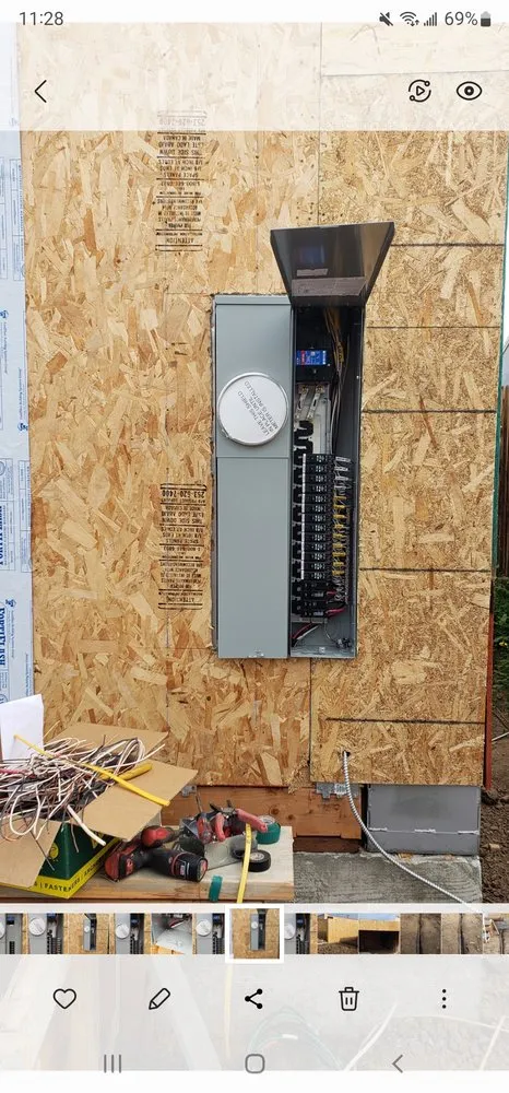 Professional circuit breaker repair service in San Fernando Valley, CA - Empire Energy Solution