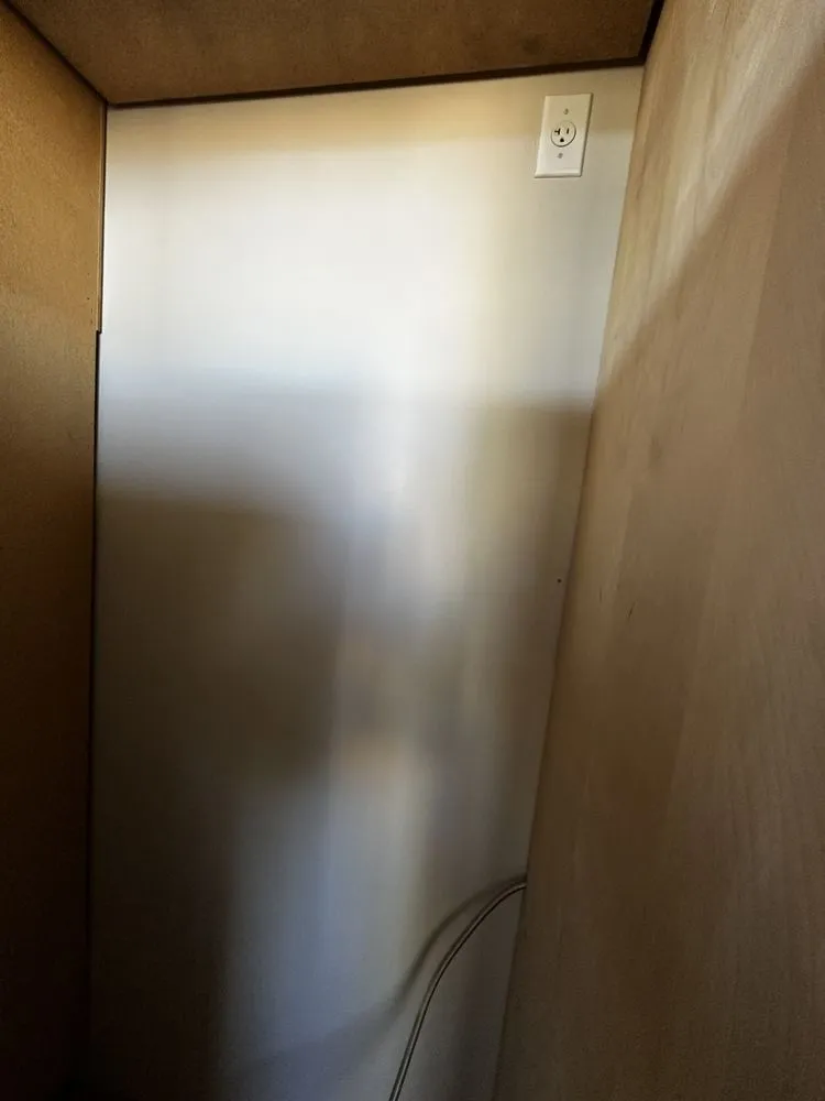 Affordable electrician providing circuit breaker repair in , 