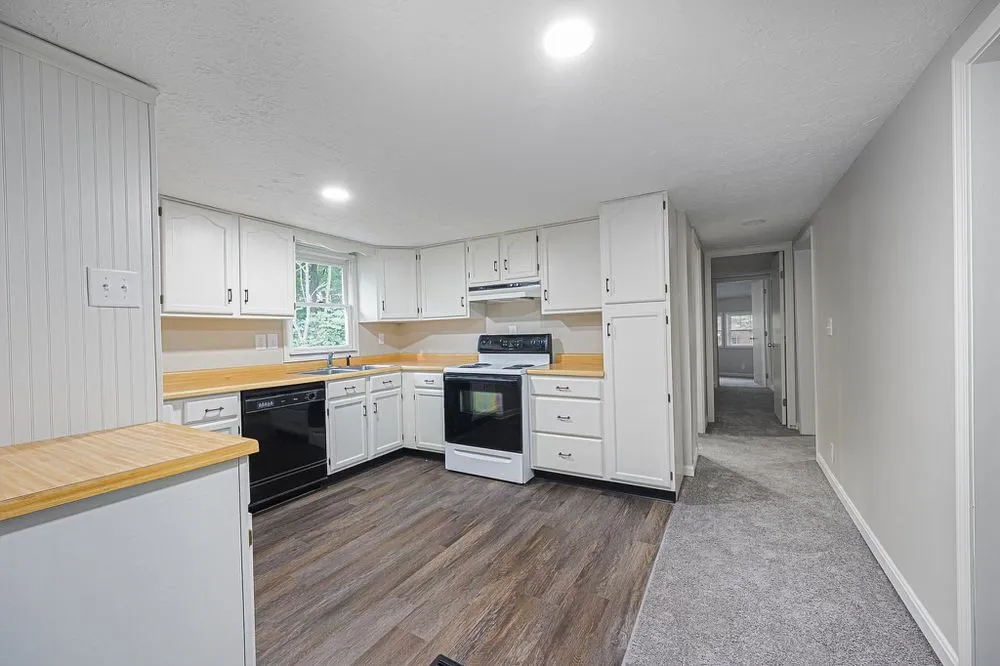 Slide of Emraxx Services