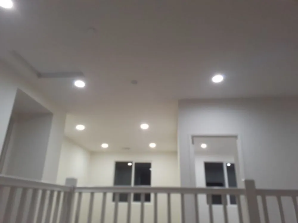 Professional electrician providing circuit breaker repair in ,