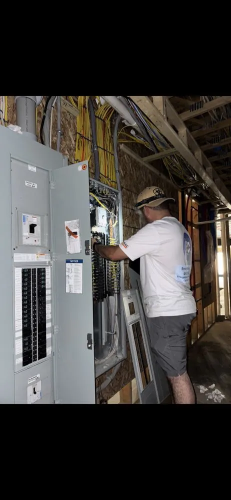 Professional electrician providing emergency electrical service in Glen Burnie, MD - Energetic electric